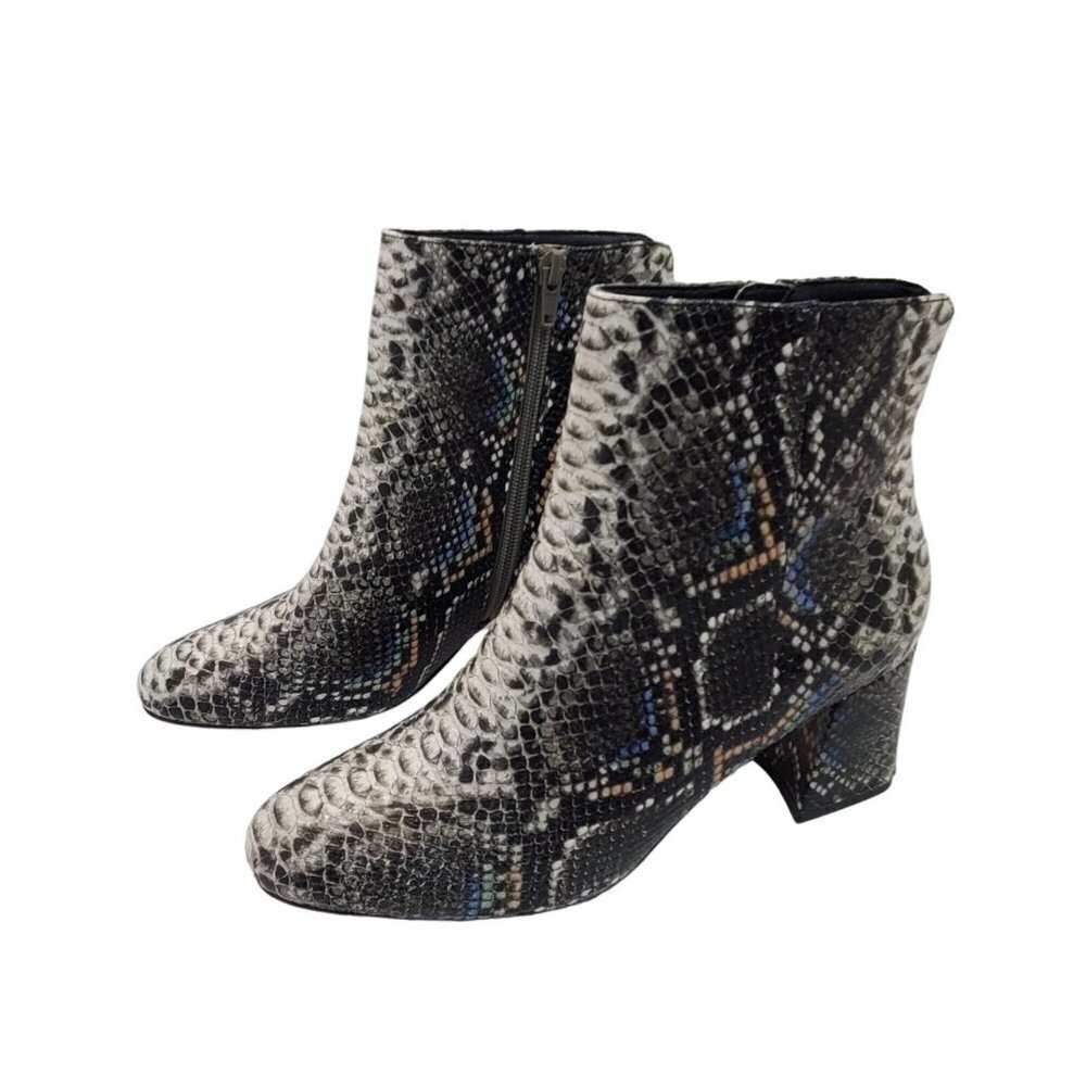 Chinese Laundry Women's Daria Booties Size 7.5 Mars Snake